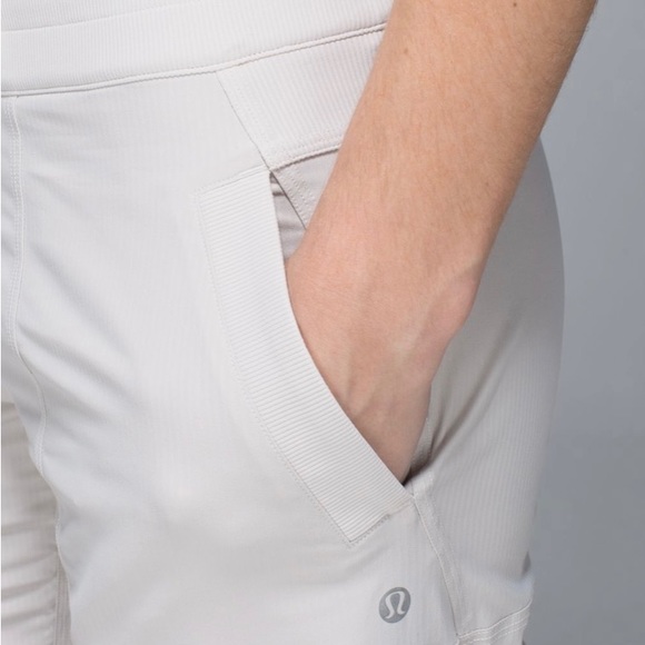 Lululemon NWT Dance Studio Crop *Lined Size 10, Dune - Picture 9 of 9